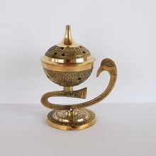 Lade das Bild in den Galerie-Viewer, Räuchergefäß aus Messing "Schwan"