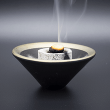 Lade das Bild in den Galerie-Viewer, Räucherschale aus Keramik