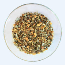 Lade das Bild in den Galerie-Viewer, Räuchermischung in einer Glasschale mit Weihrauch, Salbei, Thymian, Süßholzwurzel