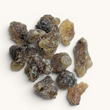 Lade das Bild in den Galerie-Viewer, schwarzer Oman Weihrauch "Shaibi" [Boswellia Sacra]
